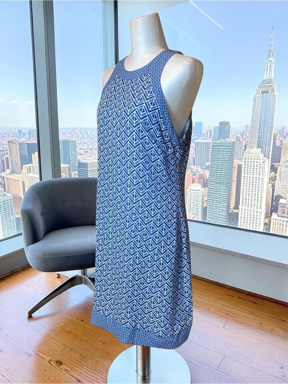 Pink Martini Halter Dress Blue
Geometric Print Size M Lined Summer Shift - Picture 8 of 12